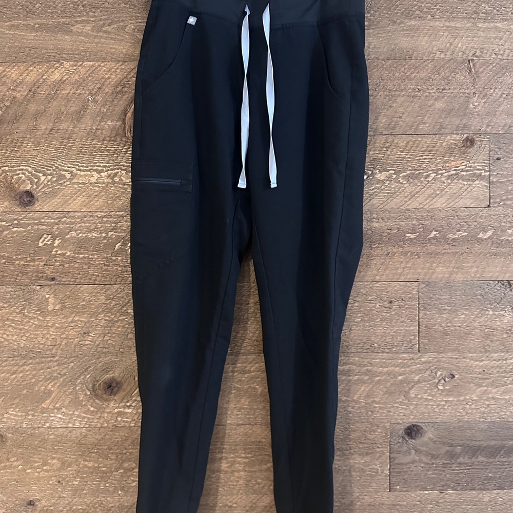 Figs Black Women's Zamora Jogger Pants